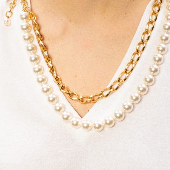 Dolce& Gabbana Pearl necklace shirt - Picture 10 of 10